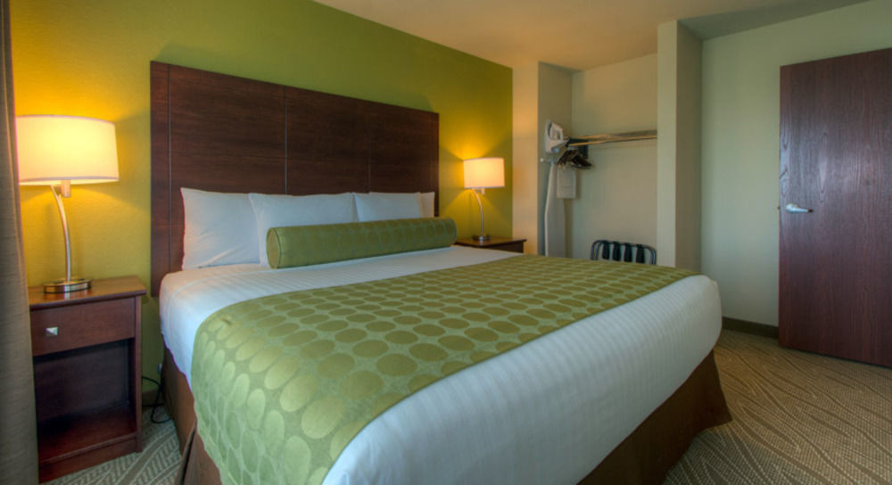 Cobblestone & - Hotel