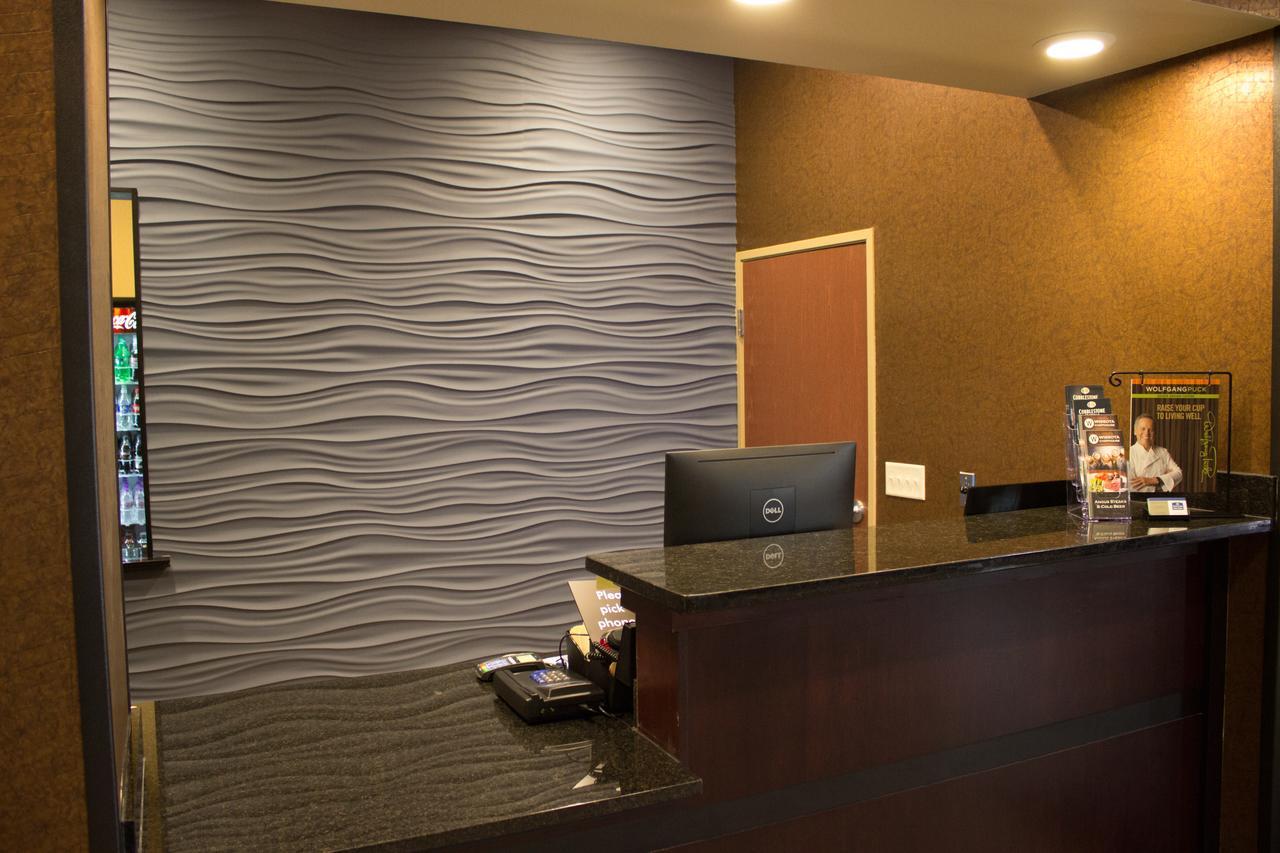 Cobblestone & - Hotel